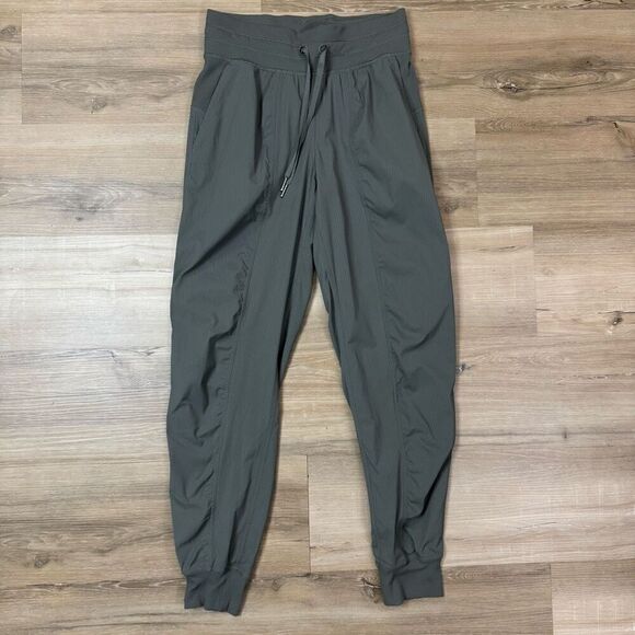 Lululemon Women's Size 4 Dance Studio Jogger Pants Green Gray Sporty Ankle Pant